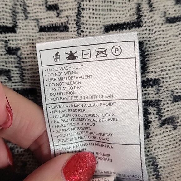 Nike Golf Black and Green V-Neck Sweater, Merino Wool, Size L - Picture 5 of 5